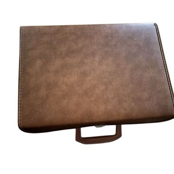 Vintage 30 Cassette Tape Carrying Case - Picture 2 of 6